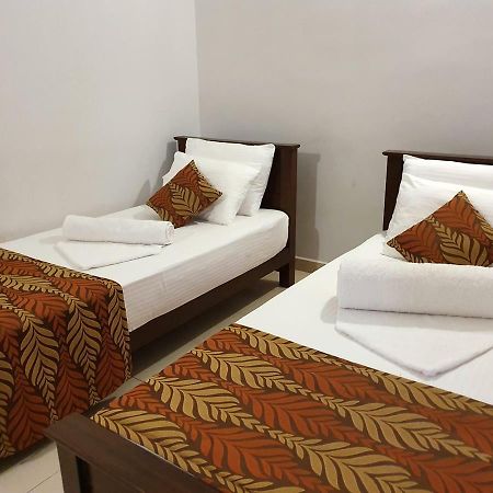 A And D Holiday Inn Anuradhapura Exterior photo